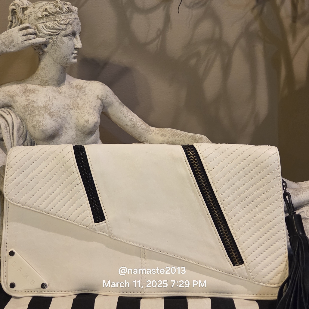L.A.M.B. Gwen Stefani Expandable Leather Envelope Clutch Designer Luxury #103